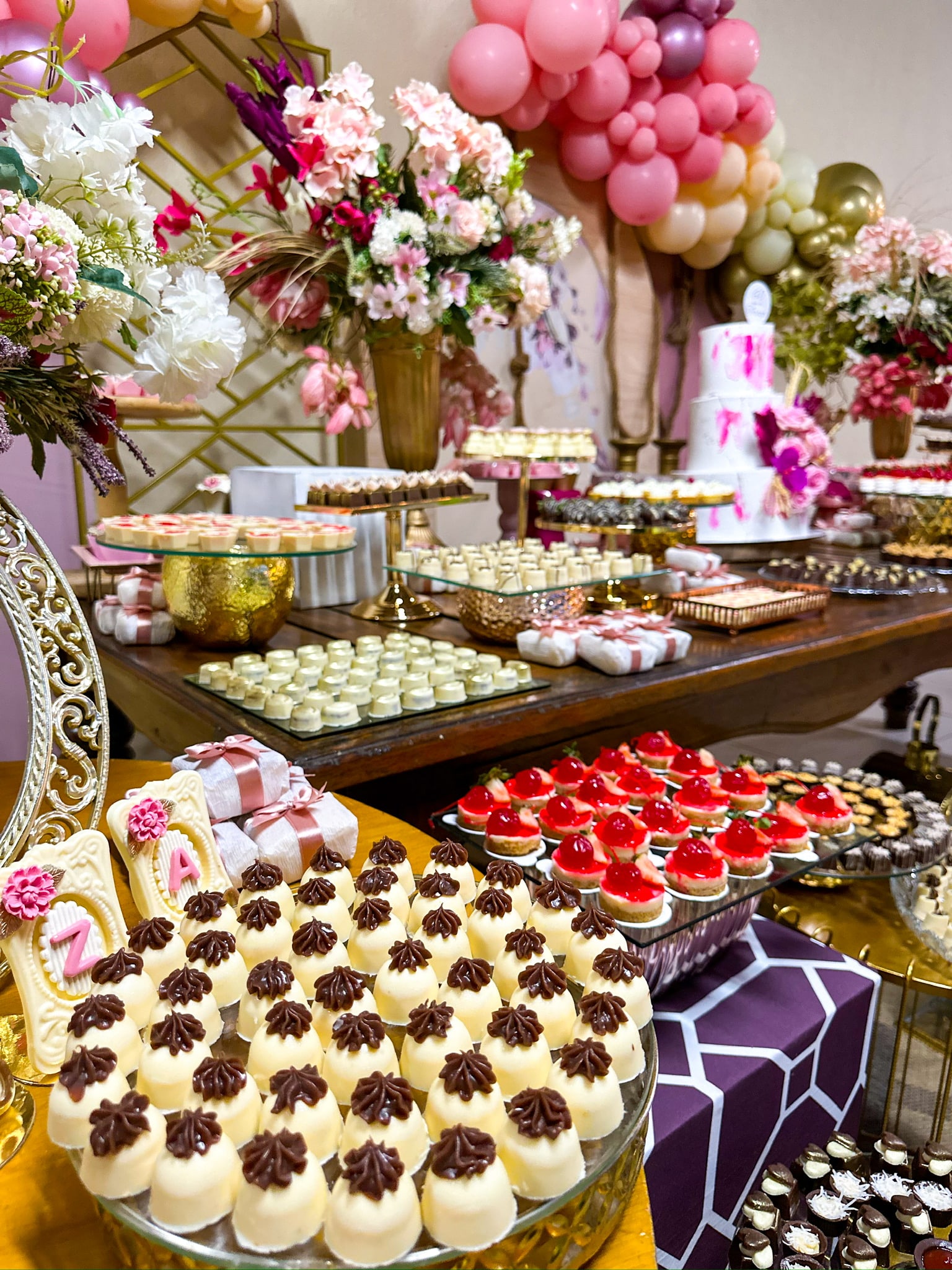Mesa de doces finos para evento — Lala Doces Finos